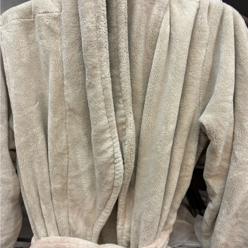 Brookstone Cream Robe - Picture 12 of 12
